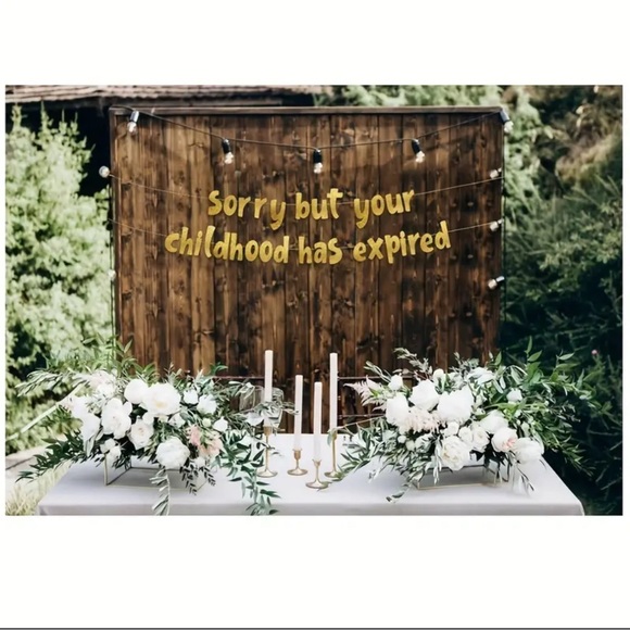 18th Birthday Gold Glitter Letter Banner - Picture 2 of 4